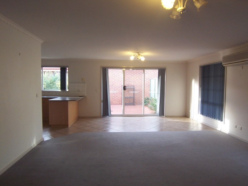 12 Sunset Boulevard, Spring Gully VIC 3550