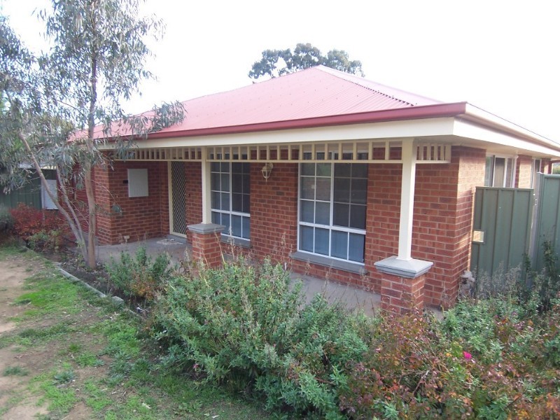 12 Sunset Boulevard, Spring Gully VIC 3550