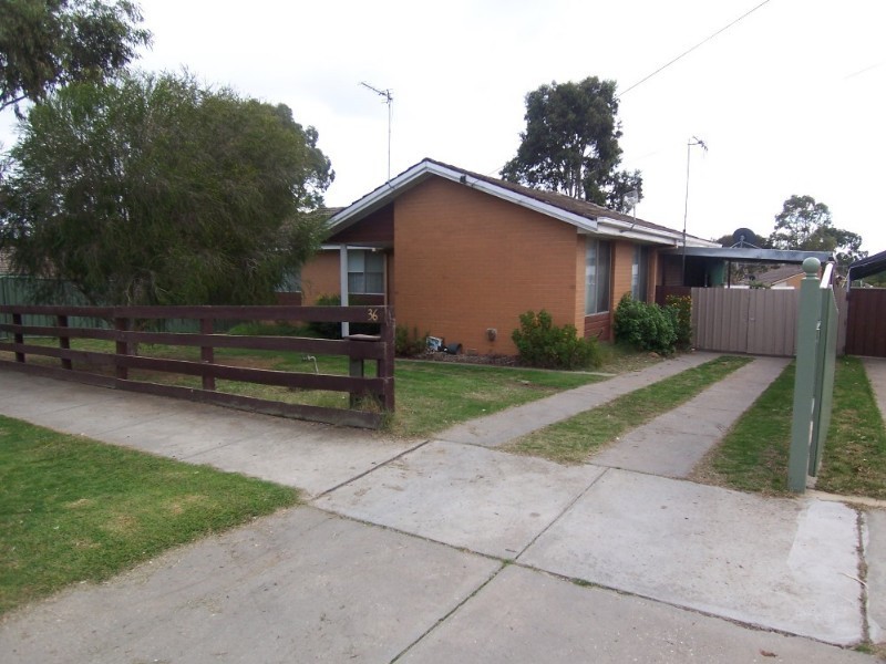 36 Derwent Drive, Long Gully VIC 3550