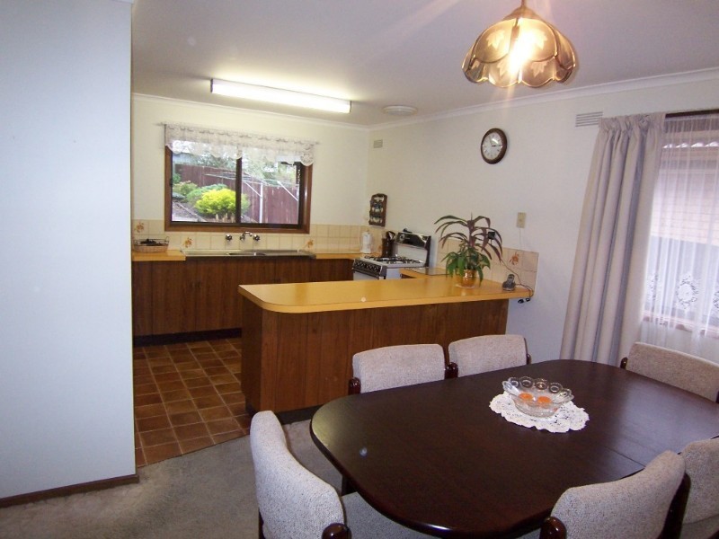 67 Gill Avenue, California Gully VIC 3556