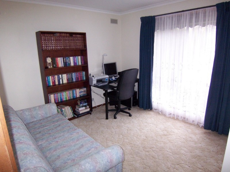 67 Gill Avenue, California Gully VIC 3556