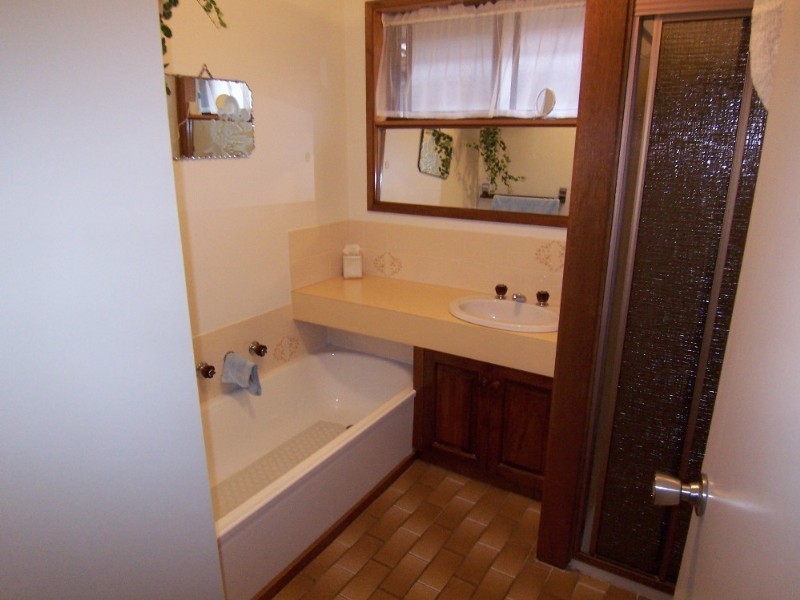 67 Gill Avenue, California Gully VIC 3556