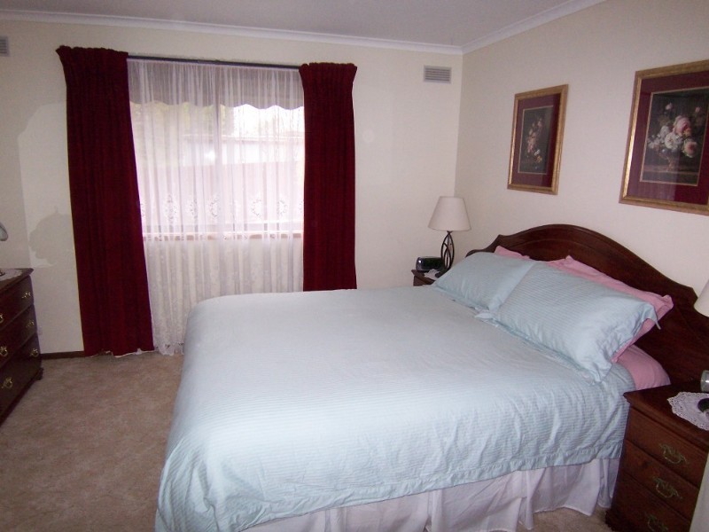 67 Gill Avenue, California Gully VIC 3556