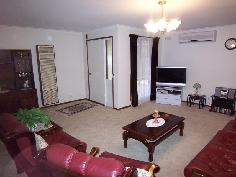 67 Gill Avenue, California Gully VIC 3556