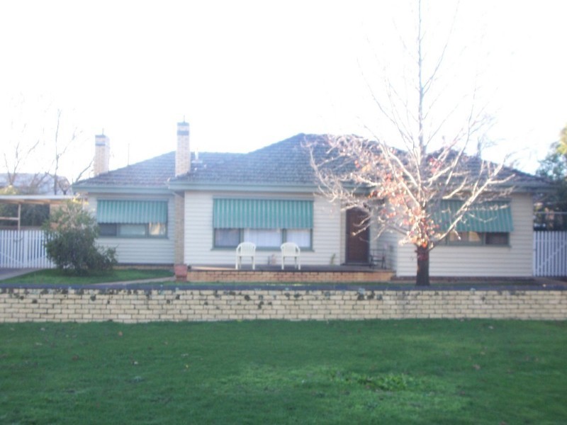 23 Carpenter Street, Kangaroo Flat VIC 3555