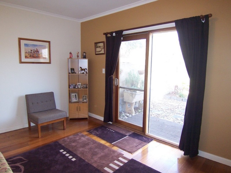 2 Carter Street, Flora Hill VIC 3550