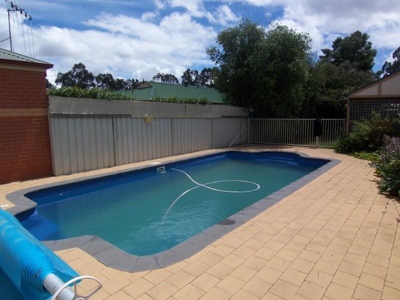 2 Centaur Close, Strathfieldsaye VIC 3551