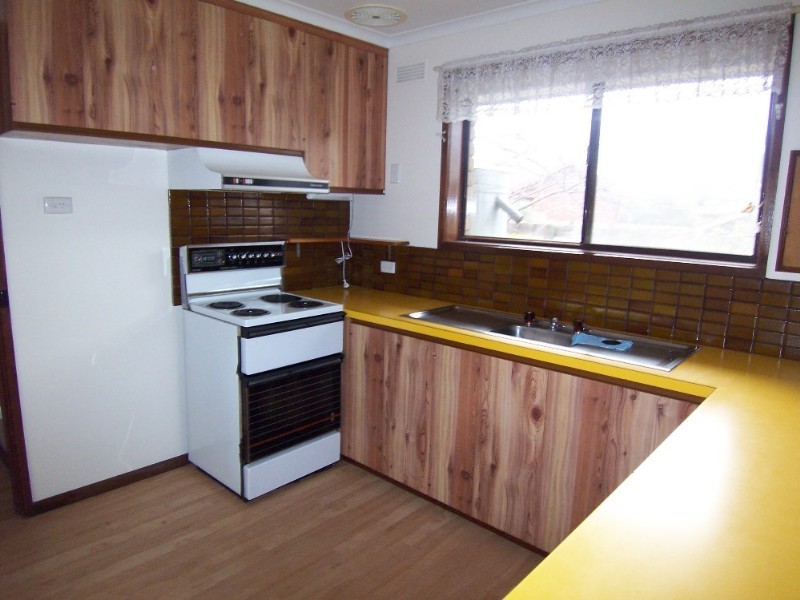 10 Sharon Street, Flora Hill VIC 3550