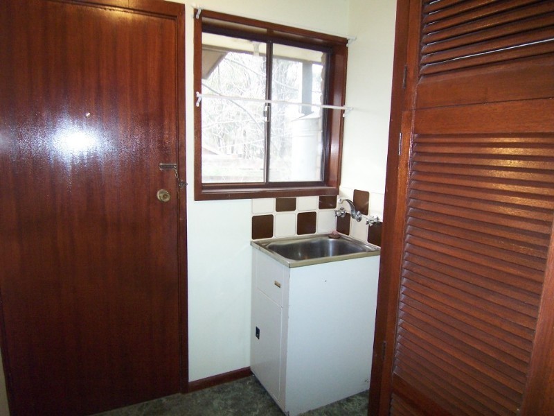 10 Sharon Street, Flora Hill VIC 3550