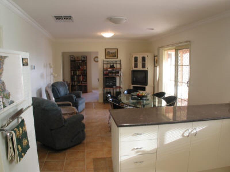 4 Cassandra Crescent, Epsom VIC 3551