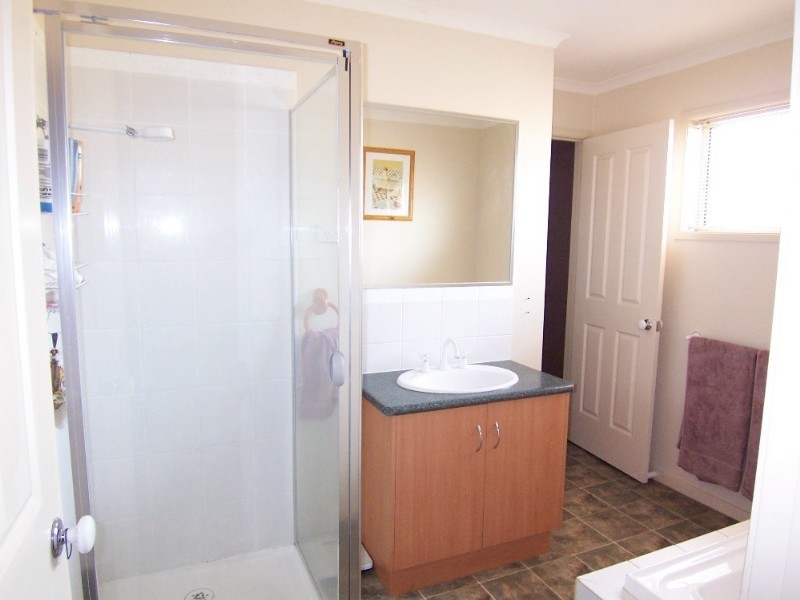 4 Bassett Drive, Strathfieldsaye VIC 3551