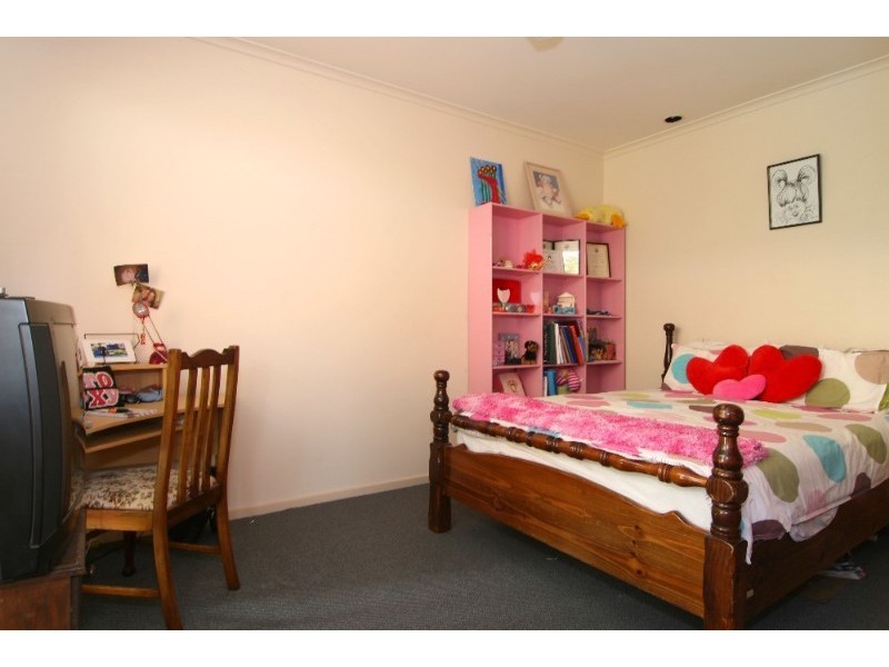 17 Mayfield Parade, Strathdale VIC 3550