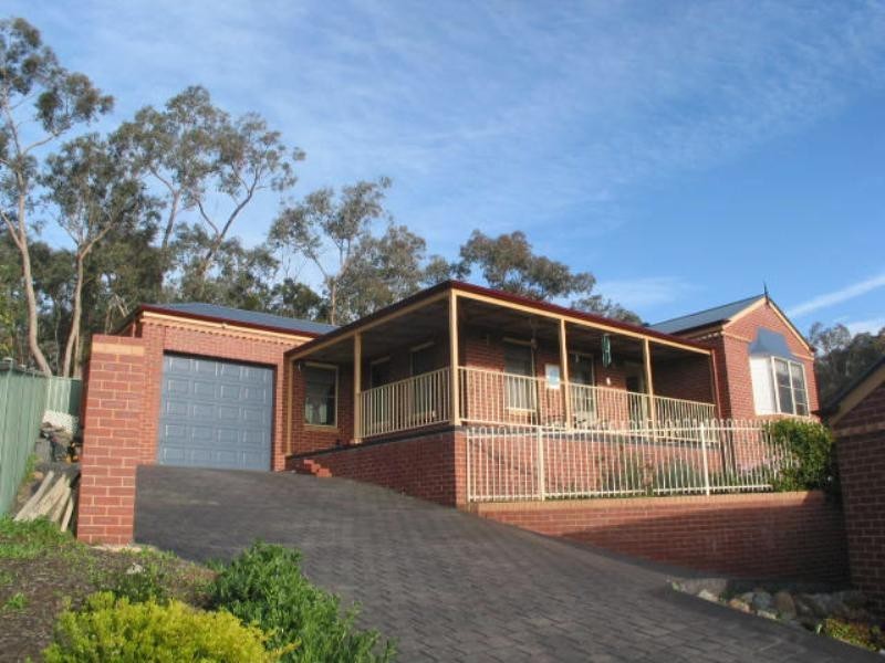 2/9 Derby Grove, Flora Hill VIC 3550