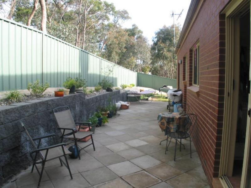 2/9 Derby Grove, Flora Hill VIC 3550