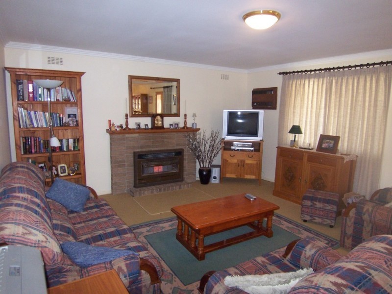 23 Wallaby Avenue, Kangaroo Flat VIC 3555