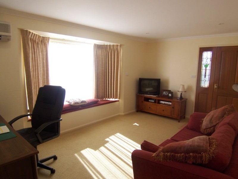 23 Wallaby Avenue, Kangaroo Flat VIC 3555