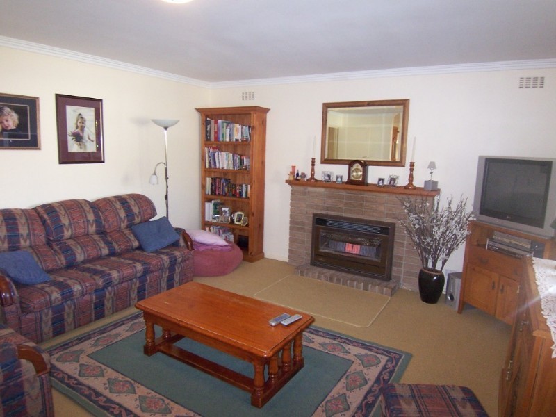 23 Wallaby Avenue, Kangaroo Flat VIC 3555