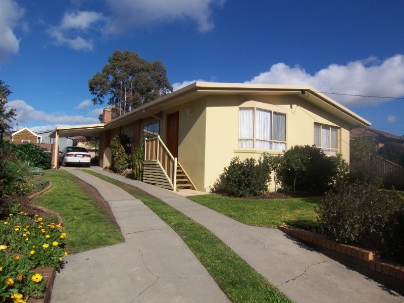 23 Wallaby Avenue, Kangaroo Flat VIC 3555