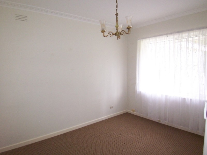 36 Steane Street, Kennington VIC 3550