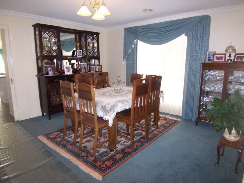 9 Penzance Avenue, Golden Square VIC 3555