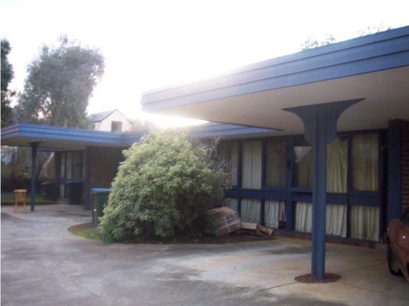 2/90 Havlin Street, Flora Hill VIC 3550