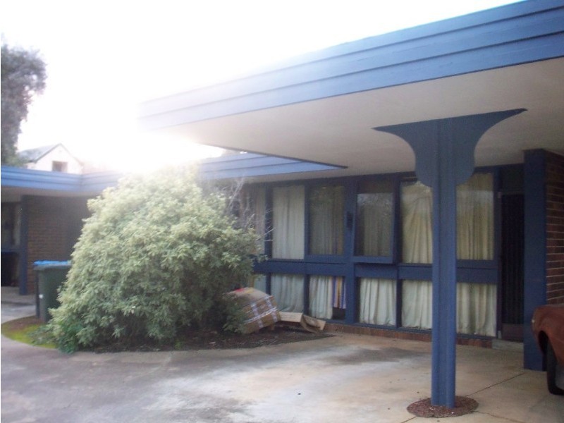 2/90 Havlin Street, Flora Hill VIC 3550