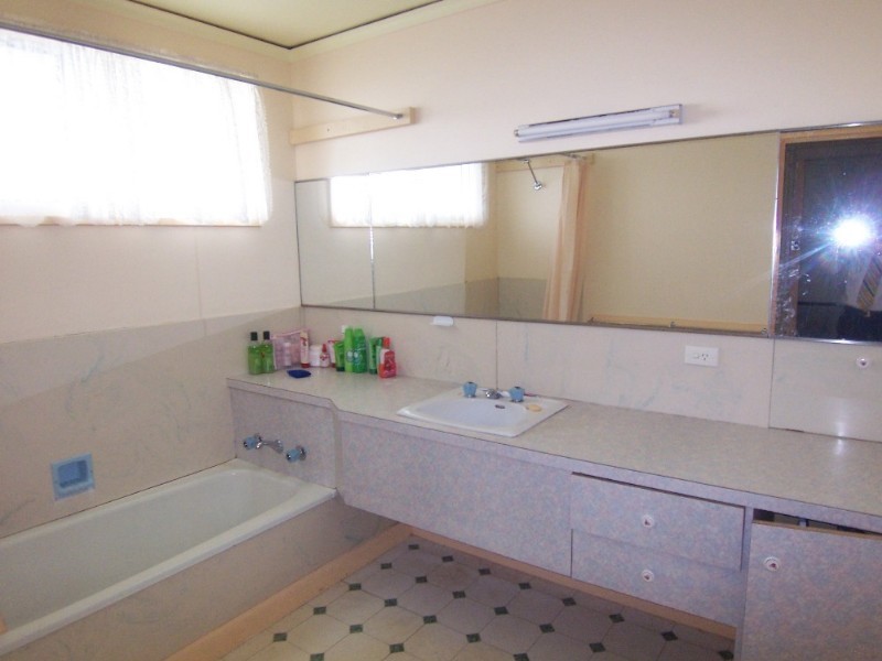 57 Race Street, Flora Hill VIC 3550