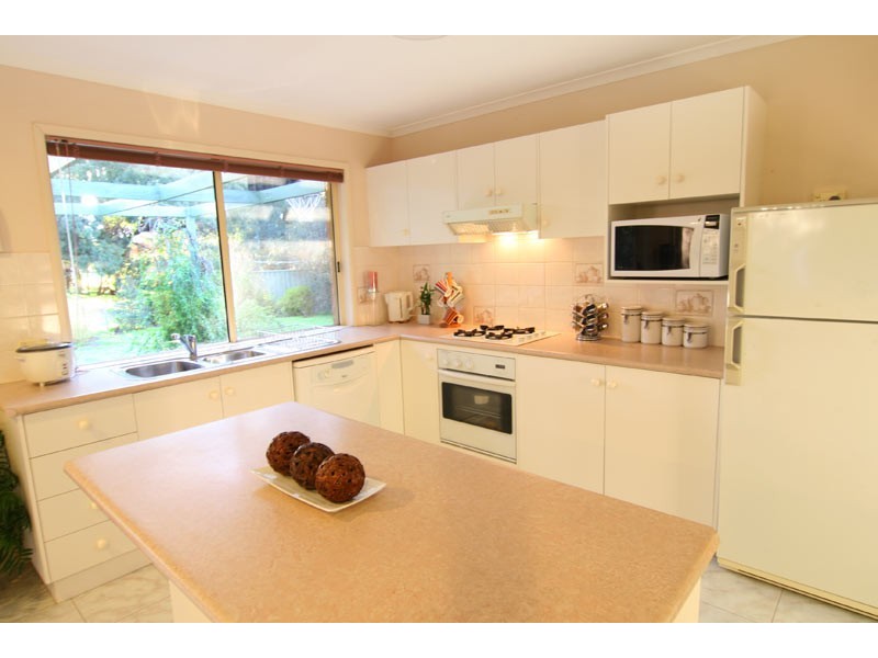 7 Barwon Drive, Strathdale VIC 3550