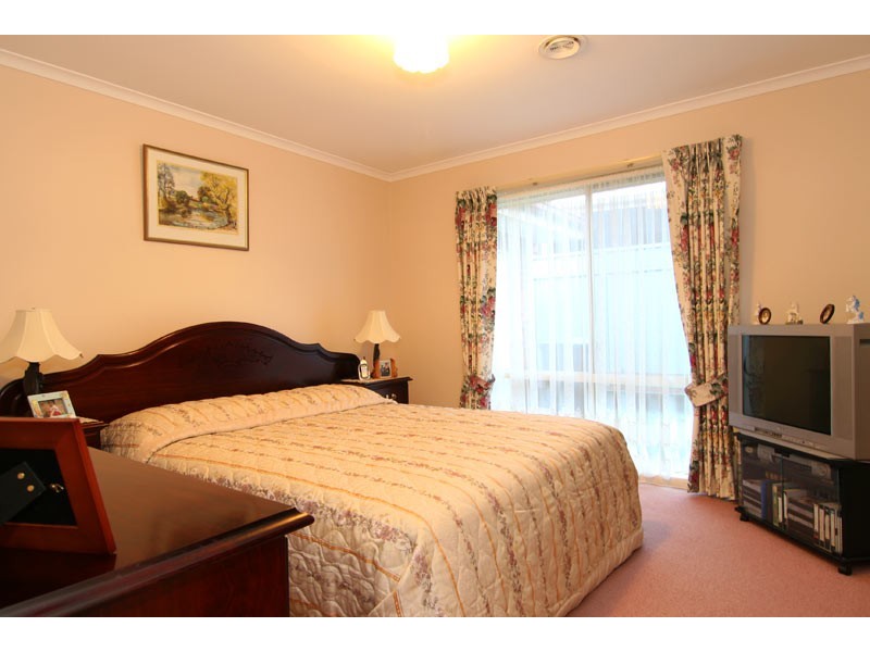 7 Barwon Drive, Strathdale VIC 3550