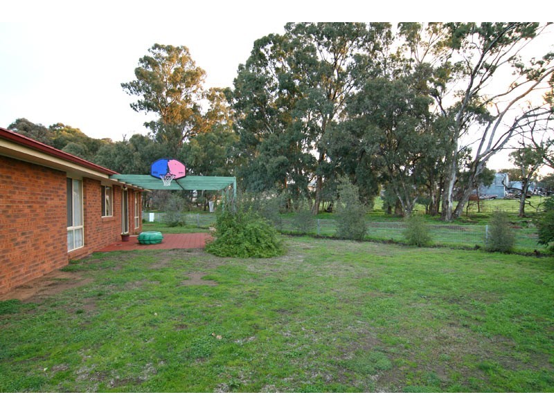 7 Barwon Drive, Strathdale VIC 3550