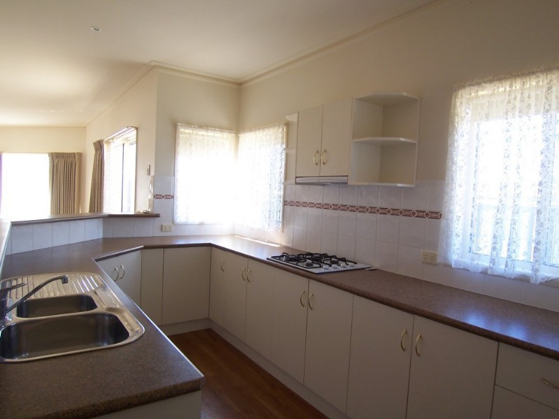 15 Chantelle Court, Kangaroo Flat VIC 3555