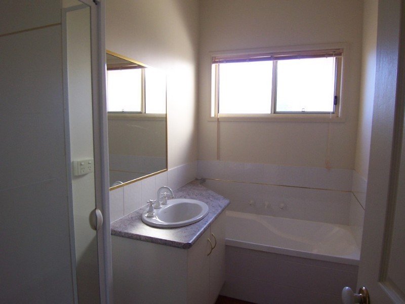 15 Chantelle Court, Kangaroo Flat VIC 3555