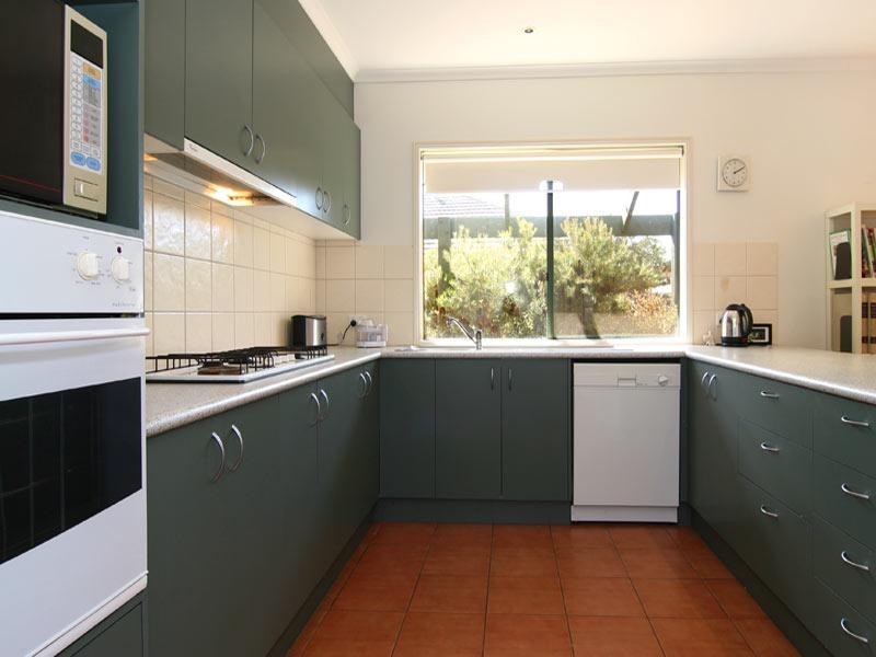 13 Bourke Drive, Strathdale VIC 3550