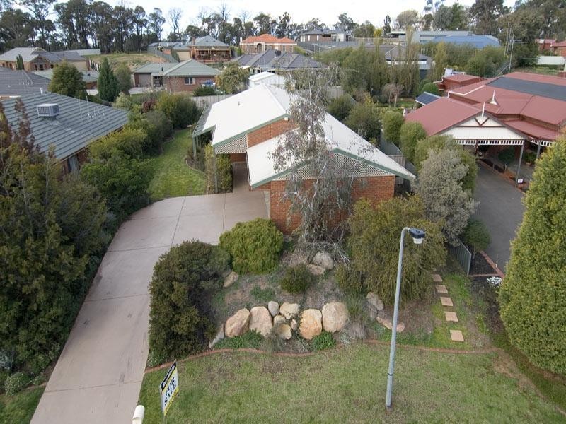13 Bourke Drive, Strathdale VIC 3550