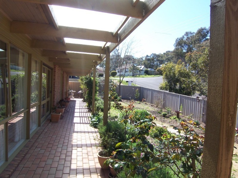 64 Race Street, Flora Hill VIC 3550
