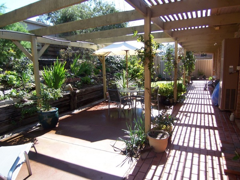 64 Race Street, Flora Hill VIC 3550
