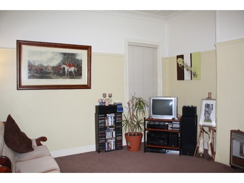 18 Bright Street, Quarry Hill VIC 3550