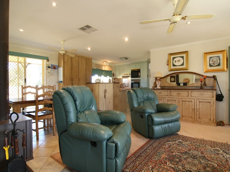 21 Glendale Drive, Bagshot VIC 3551