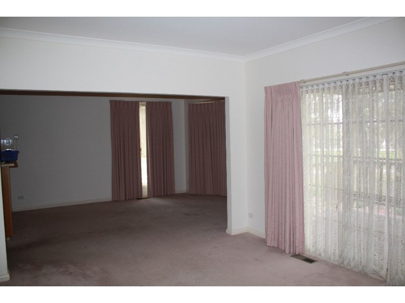 2/100 St Aidans Road, Kennington VIC 3550