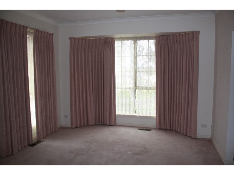 2/100 St Aidans Road, Kennington VIC 3550