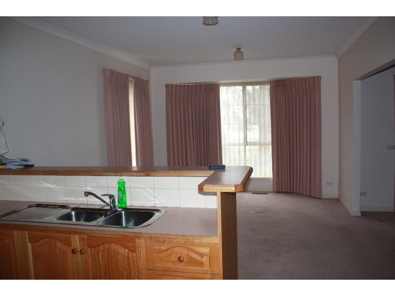 2/100 St Aidans Road, Kennington VIC 3550