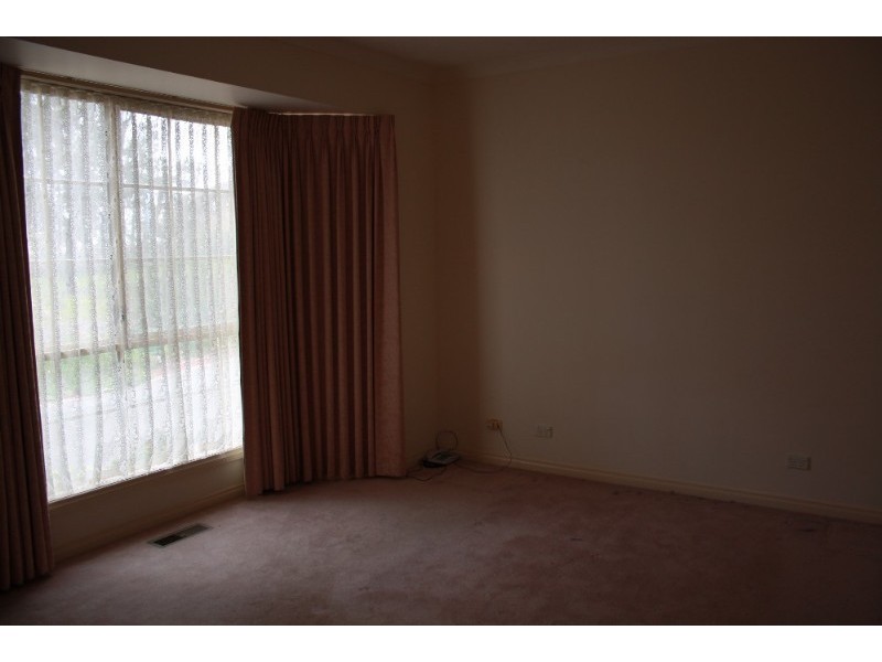 2/100 St Aidans Road, Kennington VIC 3550