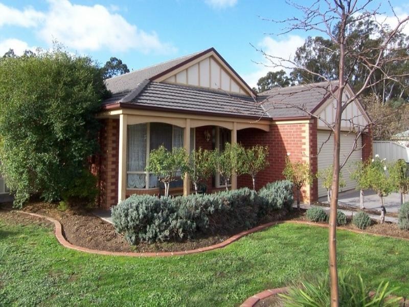 2 Centaur Close, Bendigo VIC 3550
