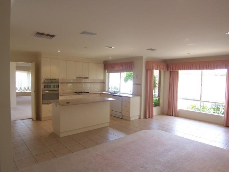 2 Centaur Close, Bendigo VIC 3550