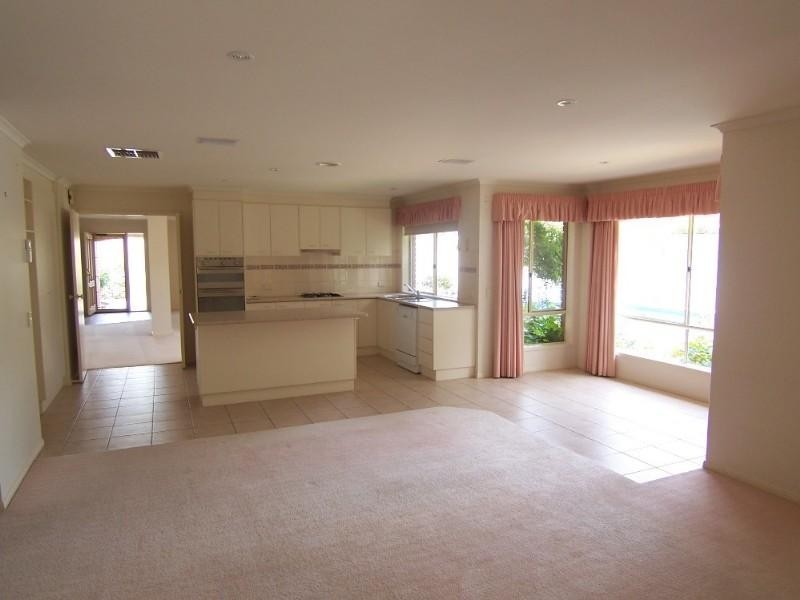 2 Centaur Close, Bendigo VIC 3550