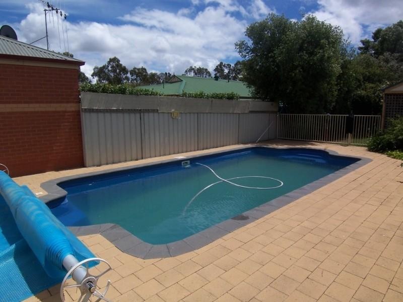 2 Centaur Close, Bendigo VIC 3550