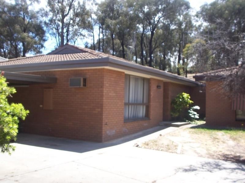 2/80 Lowndes Street, Kennington VIC 3550