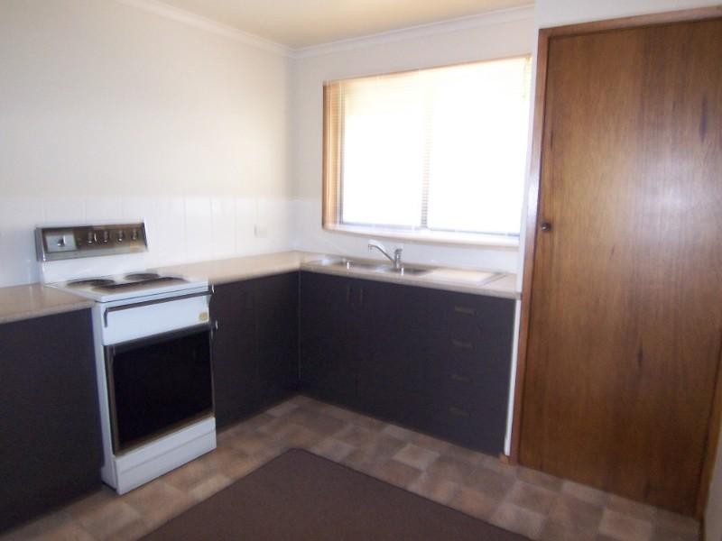 2/80 Lowndes Street, Kennington VIC 3550