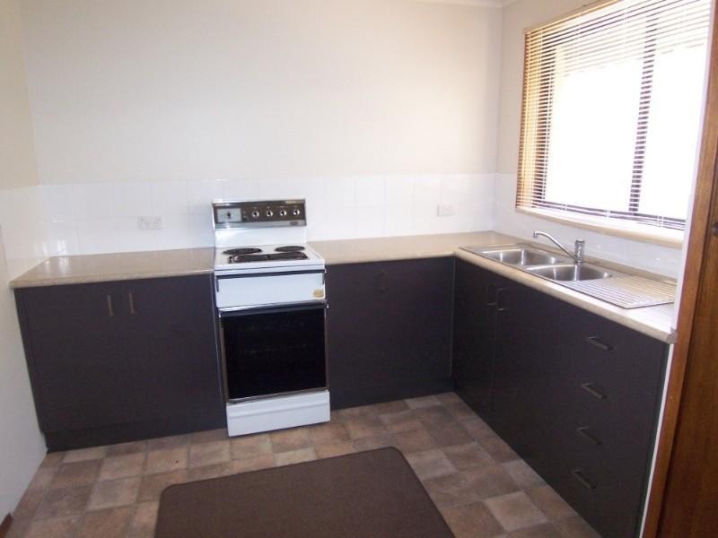 2/80 Lowndes Street, Kennington VIC 3550