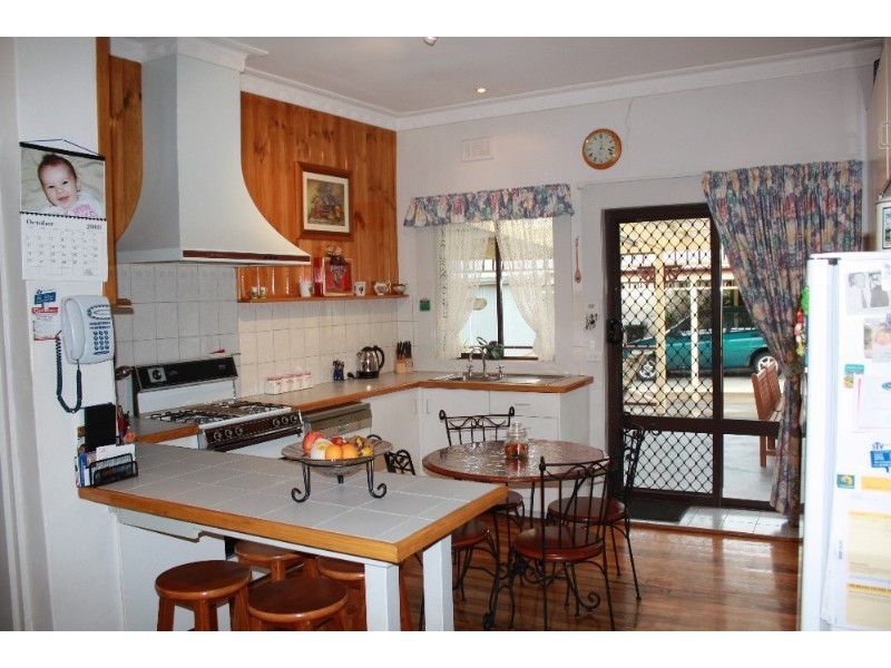 14 Nelson Street, California Gully VIC 3556